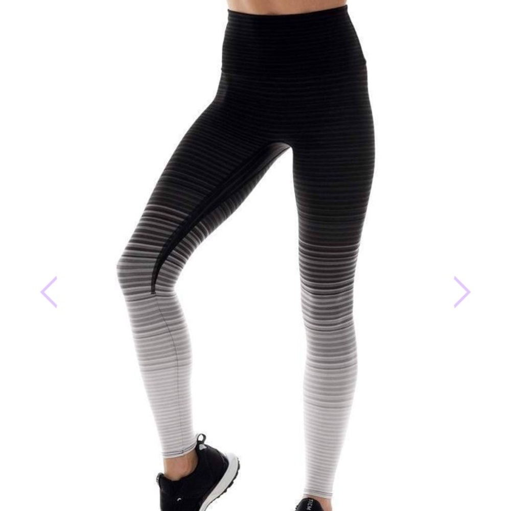 New with tags K-Deer leggings. Size medium